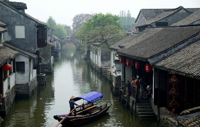 逃离空旷大街